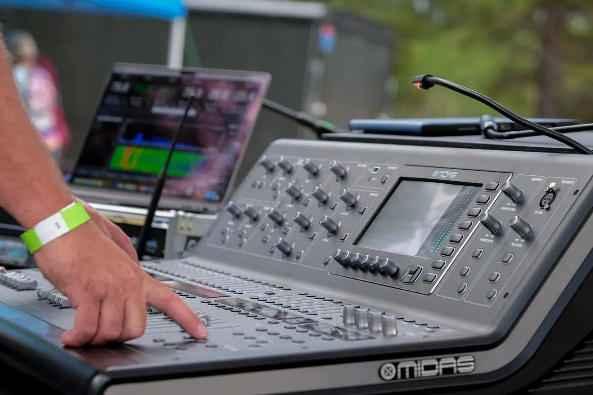 Midas M32 rental in Colorado, wyoming, new mexico, and kansas